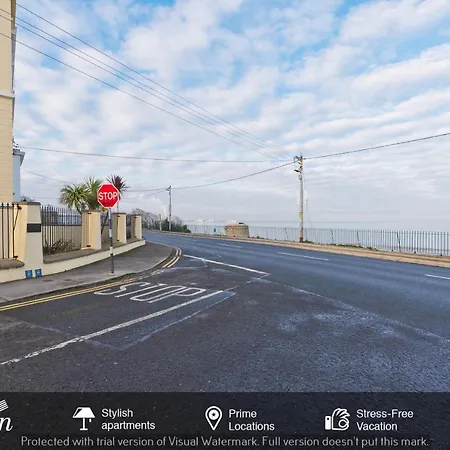 Sweet Seapoint View Lejlighed
